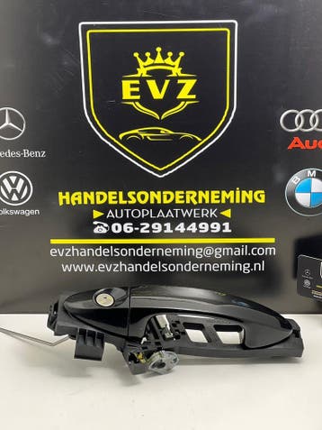 Ford Fiesta portiergreep links voor bj.2012 Artnr.8A61A224A3, Gebruikt, Voor, Ford