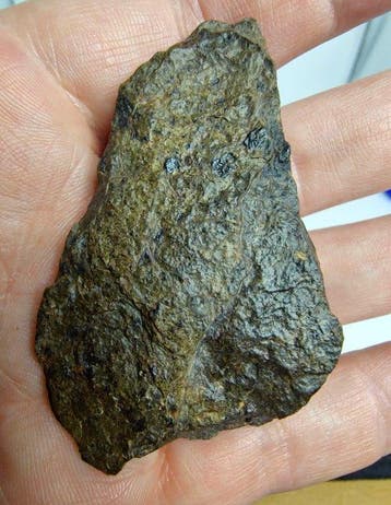 Meteoriet, L-smelt-rots, gebaseerd op textuur en mineralogie
