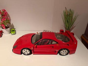 Pocher 1:8 - Modelauto - Ferrari F40, Nieuw