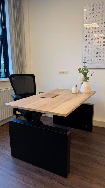 Refurbished Haworth Zody Black - NPR1813 Stoel - Nieuwe Stof, Huis en Inrichting, Verzenden, Zwart, Zo goed als nieuw, Bureaustoel