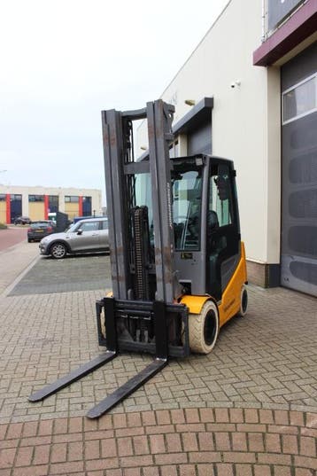 3 tons heftruck met cabine, Elektrisch, Heftruck, Jungheinrich