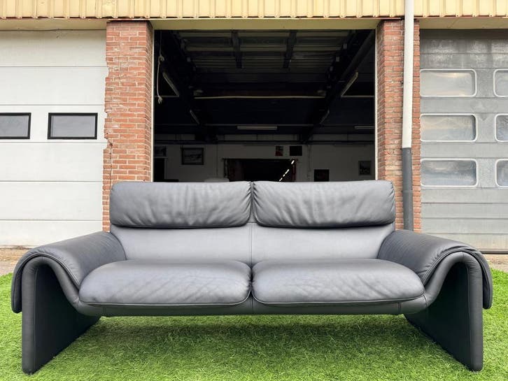 Bank De Sede DS-2011 bankstel  design zetel zwart leer, Huis en Inrichting, Banken | Bankstellen, Rechte bank, Zo goed als nieuw