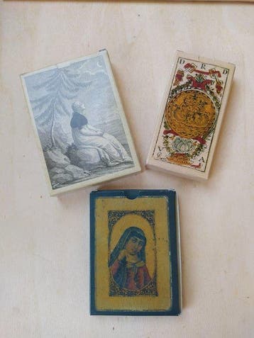 Tarotkaarten - Tres barajas históricas en facsímil con