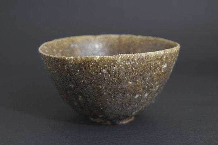 Iraho ware - Signed by Kusube Yaichi - Chawan - Theekop,, Antiek en Kunst, Antiek | Overige Antiek