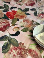 Elegant tafelkleed voor grote tafels. Country house Engelse