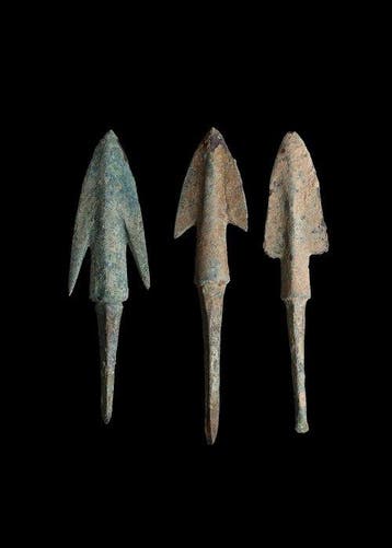 Bronstijd Brons Arrowhead Group (3) (Zonder minimumprijs), Antiek en Kunst
