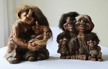 Ny-Form - Figuur - Twee Grote Trollen 25 cm. met 6 Figuren -