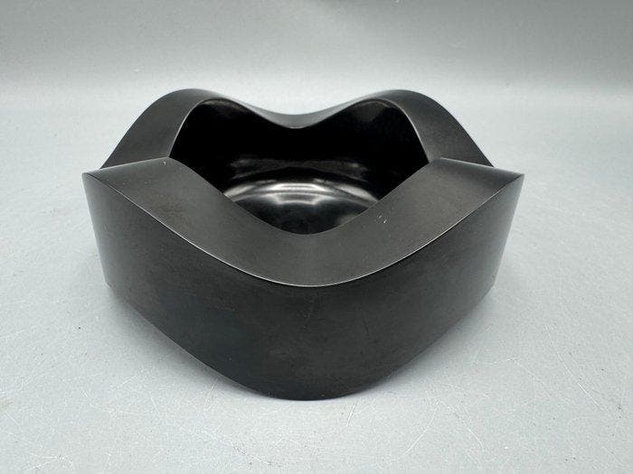 Zwarte design asbak van Helit - Walter Zeischegg - Zonder, Verzamelen, Rookartikelen, Aanstekers en Luciferdoosjes