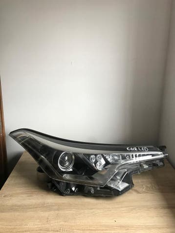 LED koplamp rechts voor Toyota C-HR 81110F403101, Verzenden, Gebruikt