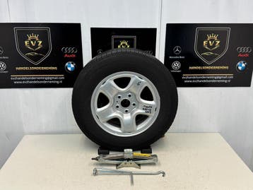 1 stuk Reservewiel+krikset 215/70R16 inch Toyota RAV 4 2003, 16 inch, Banden en Velgen, Personenwagen, Zomerbanden