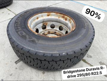4 stuks goede vrachtwagenwielen bridgestone 295/80 R22.5
