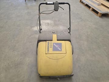 Compacte, achterloop- of handgeleide veegmachine Kärcher, Nieuw