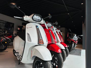 Vespa Sprint S 50cc (Nu met €500 euro korting!), Maximaal 45 km/u, Nieuw, Vespa S, Ophalen of Verzenden