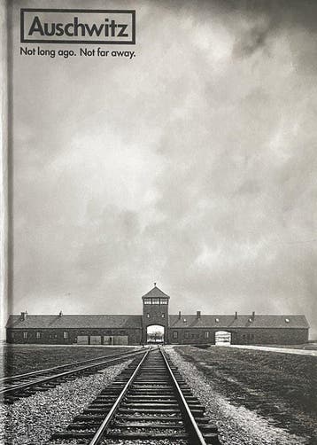 Auschwitz : not long ago, not far away, Boeken, Ophalen of Verzenden, Nieuw