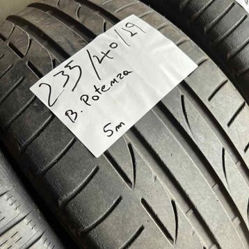 2 x Bridgestone Potenza 235-40-19 Zomerbanden 5mm, 19 inch, Gebruikt, Ophalen of Verzenden, 235 mm