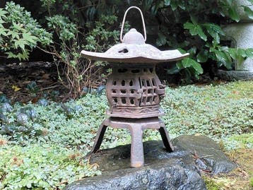 Japanse lantaarn van gietijzer - IJzer (gegoten) - Japan -