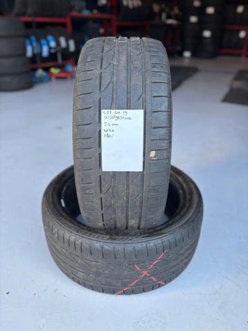 255/40/19 BRIDGESTONE POTENZA 5,2MM 2 STUKS €150,- (2020), Auto-onderdelen, Banden en Velgen, Gebruikt, 255 mm, Band(en), Personenwagen