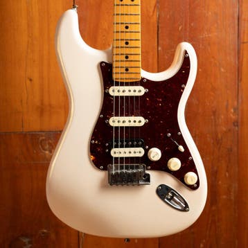 Fender Strat Ultra Olympic Pearl 2023, Muziek en Instrumenten, Snaarinstrumenten | Gitaren | Elektrisch, Ophalen of Verzenden