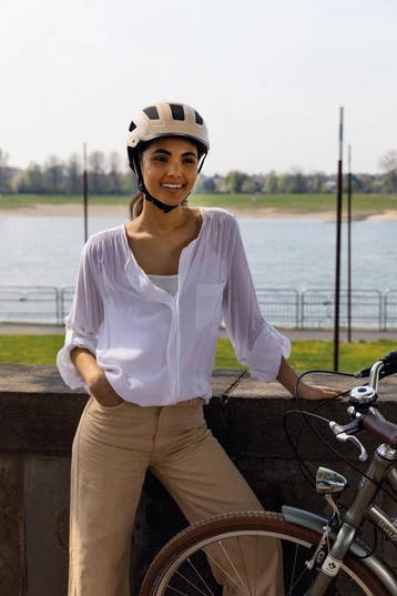 Abus Hyban 2.0 stadsfietshelm - Signal Silver XL, Fietsen en Brommers, Fietsaccessoires | Fietshelmen, Ophalen of Verzenden, Nieuw