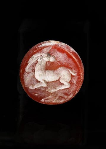 Sasanian Kornalijn Zegelstempel met een hoornachtig