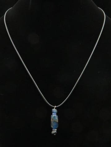 Oud-Romeins decoratieve glazen kralen op leren halsketting -
