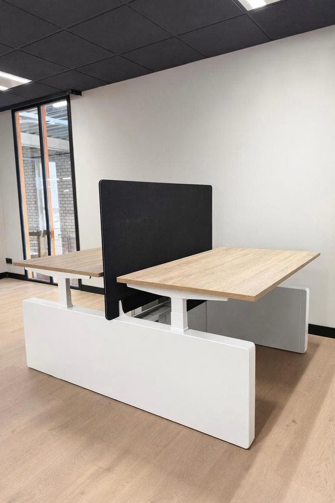 Elektrisch Verstelbaar Duo Bureau - Wang Bureau - Nieuw, Huis en Inrichting, Bureaus, Nieuw, Elektrisch, In hoogte verstelbaar