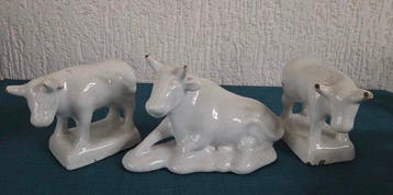 Beeldje - Set van drie witte koeien (3) - Keramiek, Glazuur