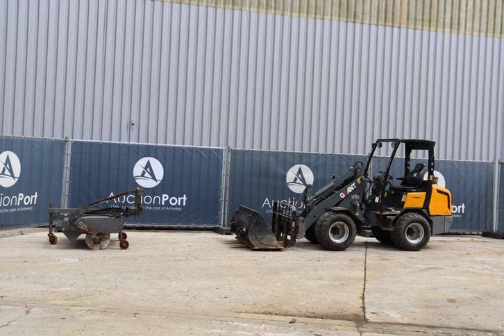 Veiling: Kniklader Giant V452T Diesel 33kW 2011, Zakelijke goederen, Machines en Bouw | Kranen en Graafmachines, Wiellader of Shovel