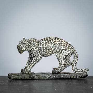 Beeld: Panter in sluipende houding, Op sokkel, Ophalen of Verzenden, Zoogdier, 20 - 50 cm