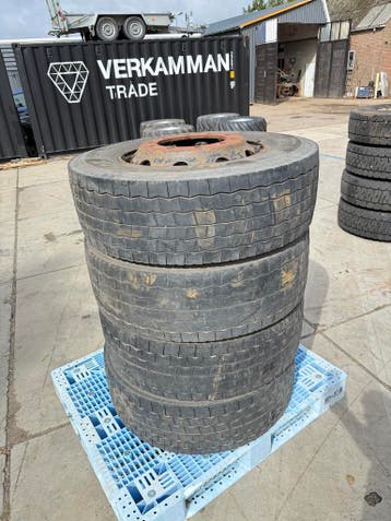 4 goede wielen met gratis banden 315/70r22,5