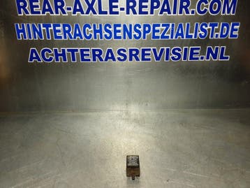 Bosch relais 0335200038, 12 volt, 2x 21W, 4x 21W., Verzenden, Gebruikt, Universele onderdelen