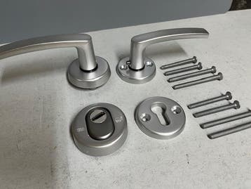 Nemef Veiligheids deurbeslag + anti kerntrek set SKG3 NIEUW., Ophalen of Verzenden, Nieuw, Overige materialen, Klink of Kruk