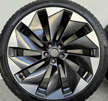 Skoda Enyaq VW ID4 ID5 BUZZ 21 inch Supernova winterbanden, Banden en Velgen, Nieuw, 235 mm, Personenwagen