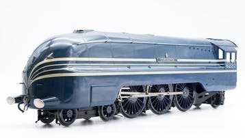 J & M Models 1 - Modeltrein (11) - Gestroomlijnde, Nieuw