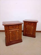 Nachtkastje (2) - Hout, Knoesthout