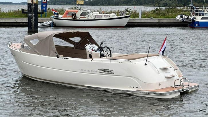 Primeur 705 Tender met Suzuki 60 pk | Open doorloop |