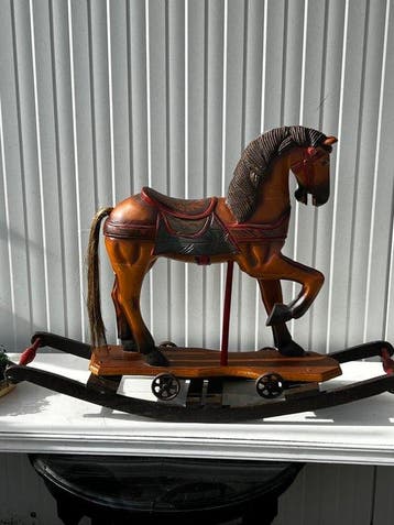 Hobbelpaard - Horse On Wheels With Bow Rocker Stand