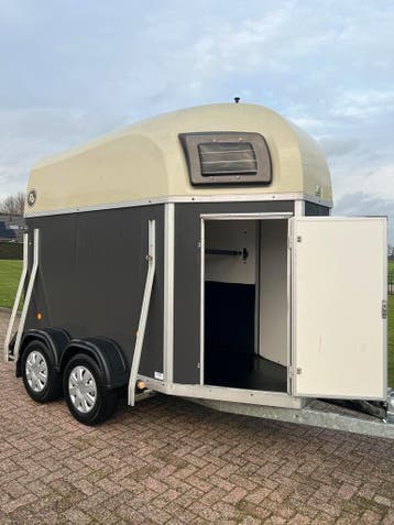Prachtige Blomert 1,5 paards! 2014!, Ophalen, Zo goed als nieuw, 1½-paards trailer
