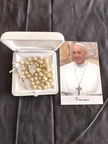 Paus Franciscus - Rozenkrans bij de privé-audiëntie -
