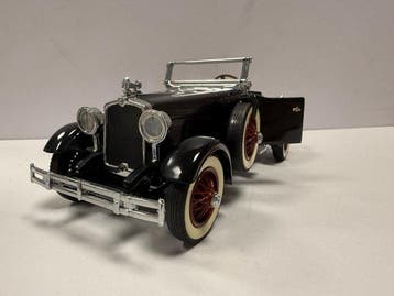 Danbury Mint 1:24 - Modelauto - 1927 Stutz Black Hawk, Nieuw