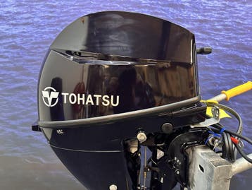 “ Buitenboordmotor Tohatsu 8 pk | | Afstandsbediening, 5 tot 10 pk, Viertaktmotor, Ophalen of Verzenden, Zo goed als nieuw