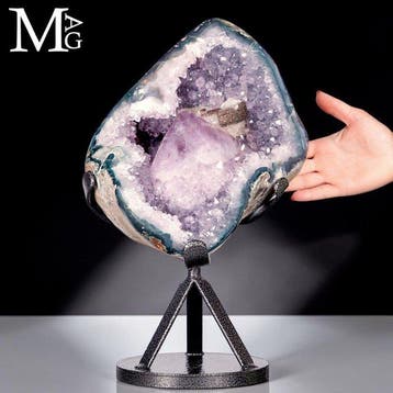 Diepe paarse amethistgeode, speciaal, met een centrale