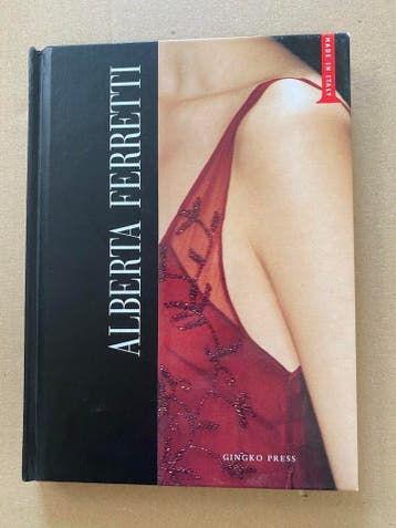 Iconen van de Modewereld - Alberta Ferretti - Made in Italy, Boeken, Mode, Verzenden, Zo goed als nieuw, Couturiers