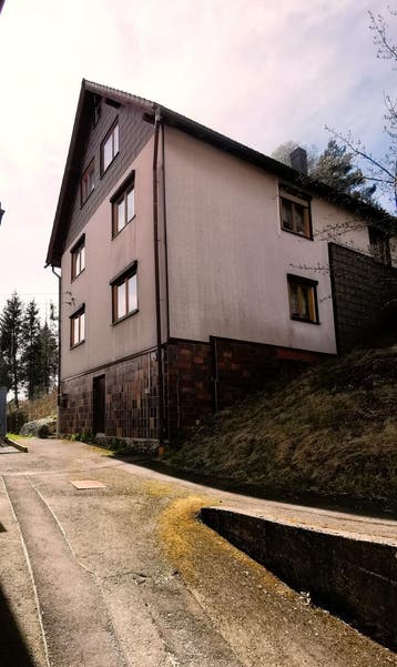 VRIJSTAAND 2 GEZINSHUIS MET FLINKE TUIN, Huizen en Kamers, Dorp, Woonhuis, Duitsland, Masserberg OT Heubach