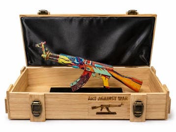 Van Apple (XX) - Art against war - Damien Hirst AK-47
