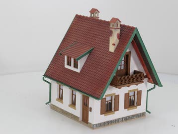 POLA 330934 Woonhuis met Balkon gebouwd model, Verlichting, Ophalen of Verzenden, Gebruikt