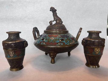 Bronzen koro wierookbrander en 2 vazen - Wierookbrander