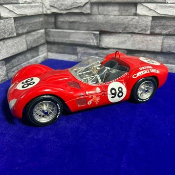 Minichamps 1:18 - Model raceauto - Minichamps 1:18 Maserati, Nieuw