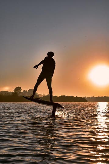 E-foil les in Leeuwarden (efoil surfles Friesland), Watersport en Boten, Kitesurfen, Nieuw