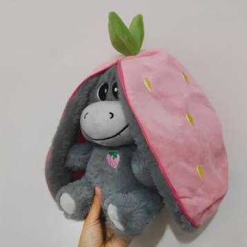 Aardbei Ezel Pluche Knuffel - Veranderbaar & Slaap Poppetje